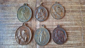 6 antieke religieuze medailles,  zie foto's  beschikbaar voor biedingen