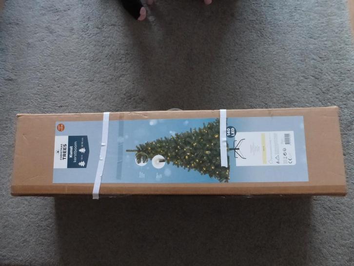 Mooie Kunstkerstboom met lampjes, 1.80m hoog, doorsnede 1.16, Diversen, Kerst, Zo goed als nieuw, Ophalen