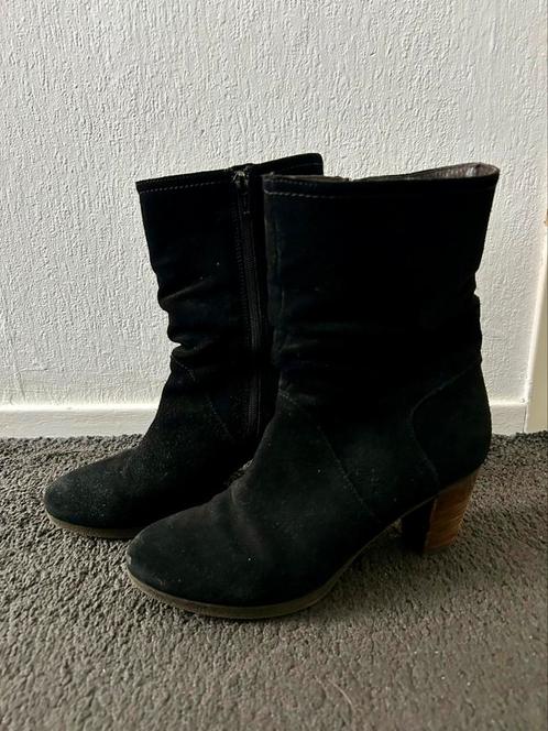 Zwarte suède enkellaarsjes met blokhak – maat 39, Kleding | Dames, Schoenen, Gedragen, Zwart, Ophalen of Verzenden