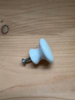 Witte porseleinen kastknoppen 12 stuks, Gebruikt, Wit, Ophalen of Verzenden, Minder dan 100 cm