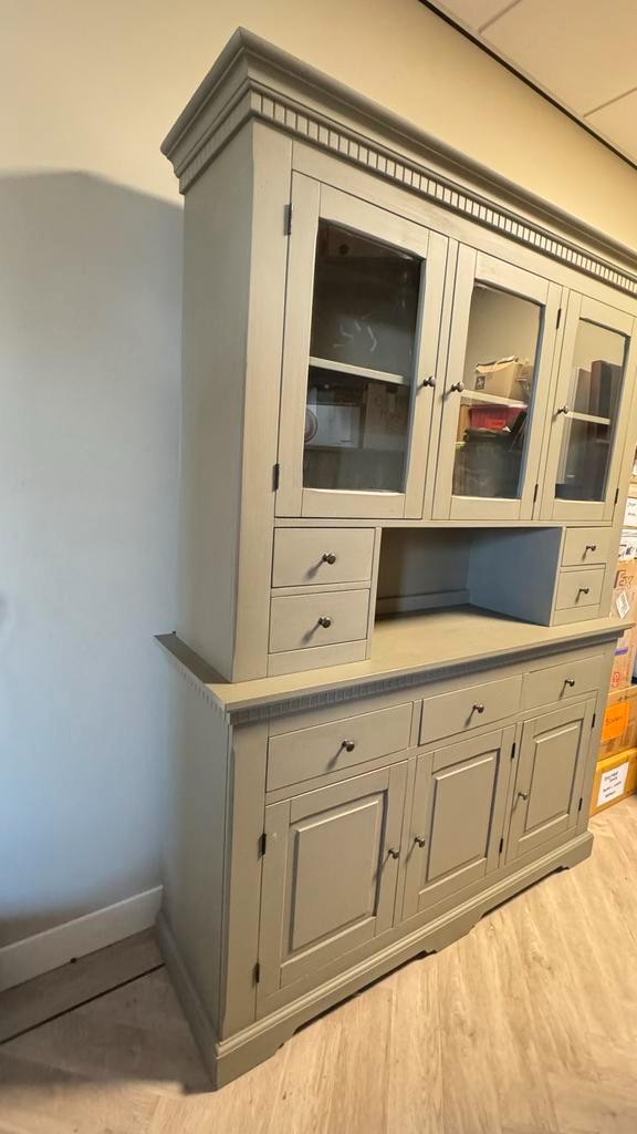 Mooie buffetkast met veel opbergruimte, Huis en Inrichting, Kasten | Buffetkasten, Gebruikt, 150 tot 200 cm, 25 tot 50 cm, Met lade(s)