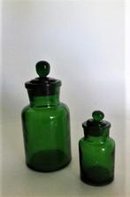 Twee vintage donkergroene flesjes met glazen stop, Antiek en Kunst, Ophalen