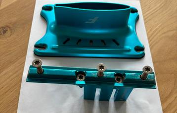 F one titan top plate & mast foot beschikbaar voor biedingen