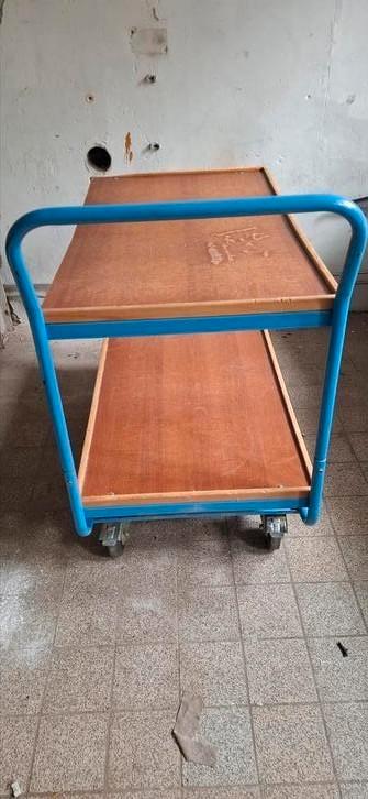 Manutan transportkar/magazijnkar/werkplaatskar/transportkar  beschikbaar voor biedingen