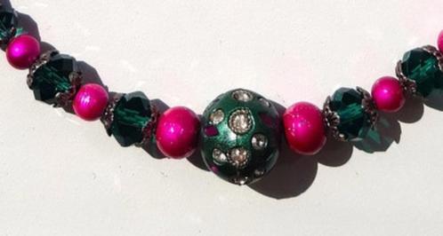 Spang met roze en aqua groene kralen. Nieuw exemplaar!, Sieraden, Tassen en Uiterlijk, Kettingen, Nieuw, Overige materialen, Roze