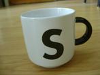 Hema lettermok S, Huis en Inrichting, Keuken | Servies, Ophalen of Verzenden, Zo goed als nieuw, Aardewerk, Kop(pen) en/of Schotel(s)