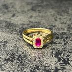 14 karaat gouden ring rood robijn steen met wit nieuw