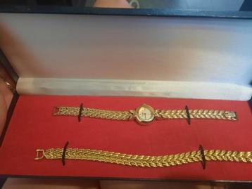 Memphis horloge en armband verguld in goud  beschikbaar voor biedingen