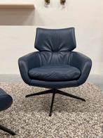 Nieuwstaat Leolux Lloyd Fauteuil met Poef Blauw leer Stoel, Huis en Inrichting, Fauteuils, Leolux, Ophalen of Verzenden, Zo goed als nieuw
