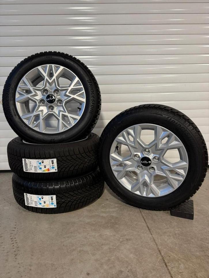 Kia Ceed (SW) NIEUWE Orginele Winter Set 16'', Auto-onderdelen, Banden en Velgen, Banden en Velgen, Winterbanden, 16 inch, 205 mm