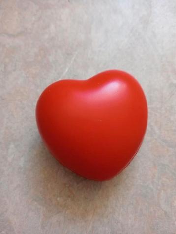 Nieuw/Anti-stress bal in hart vorm (cadeau tip) beschikbaar voor biedingen