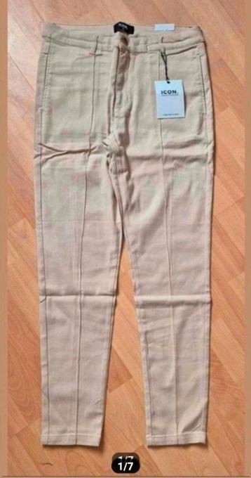 

Nieuwe ICON pantalon maat 34 UK. Dus L beschikbaar voor biedingen