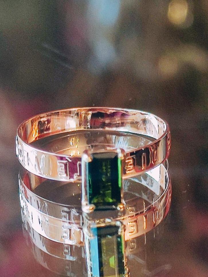 Gouden ring met toermalijn 0,85kt, Sieraden, Tassen en Uiterlijk, Ringen, Zo goed als nieuw, Dame, 17 tot 18, Goud, Goud, Met edelsteen