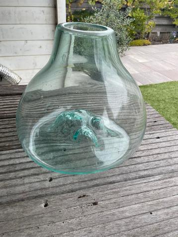 Glazen Vaas - Groen beschikbaar voor biedingen
