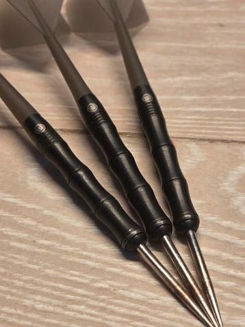 Winmau Mervyn King Darts - 22 gram beschikbaar voor biedingen