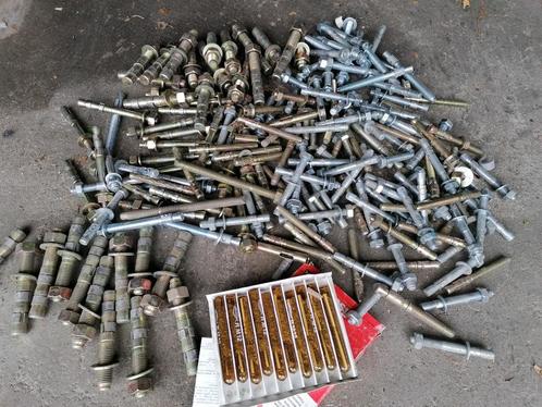 Keilbout ankerbout M6 M8 M10 M12 M14 M16 M18 ?, Doe-het-zelf en Verbouw, IJzerwaren en Bevestigingsmiddelen, Zo goed als nieuw