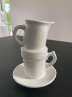 Modern vaasje van gestapeld servies, Ophalen of Verzenden