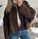 Bruine Suède Jas, Kleding | Dames, Jassen | Zomer, Ophalen of Verzenden, Nieuw, Maat 42/44 (L), Bruin