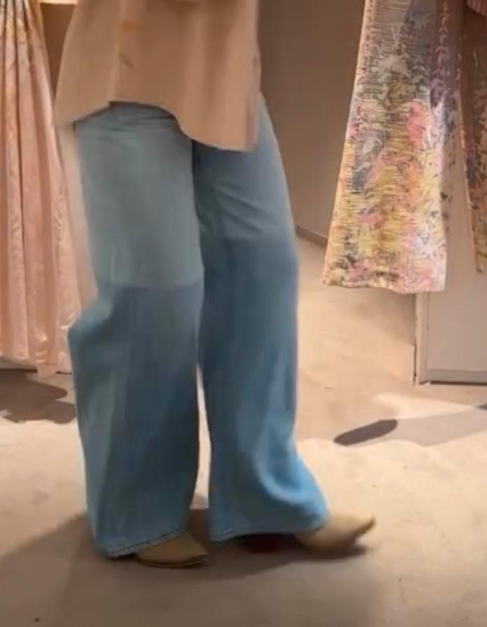 Wijde Lichtblauwe Jeans van Dorothee Schumacher, Kleding | Dames, Spijkerbroeken en Jeans, Zo goed als nieuw, W30 - W32 (confectie 38/40)