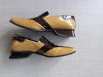 Lakschoenen bruin en okergeel, Kleding | Dames, Schoenen, Schoenen met lage hakken, Bruin, Verzenden, Onbekend