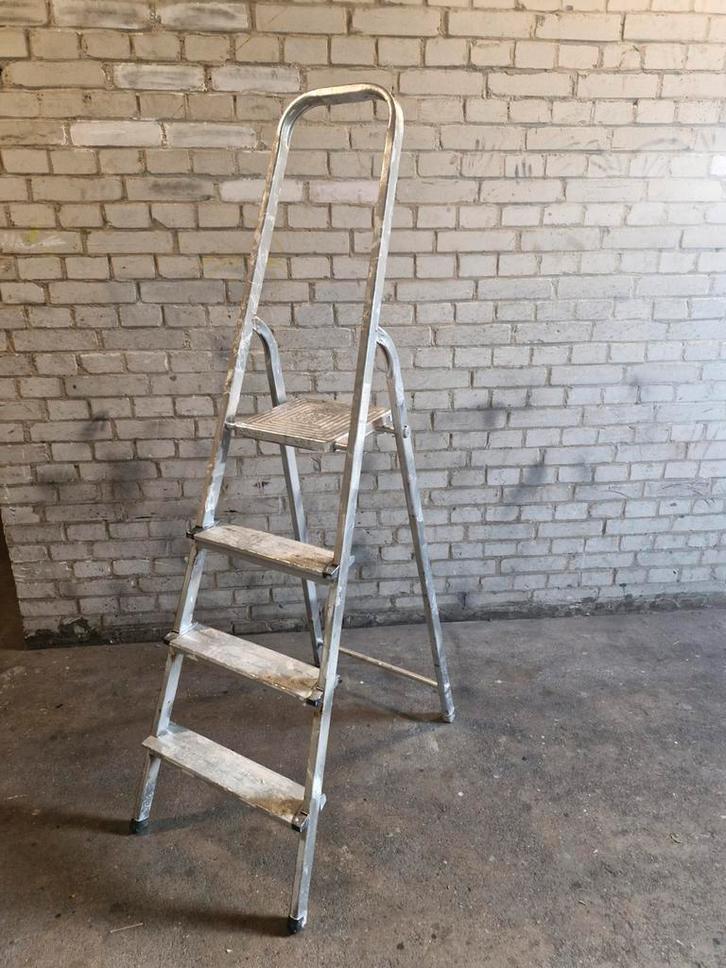 Te koop! Huishoudtrap, Doe-het-zelf en Verbouw, Ladders en Trappen, Minder dan 2 meter, Ophalen