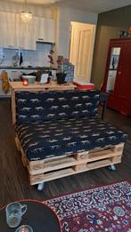 Palletbank met wieltjes & luipaardprint kussen, Ophalen, Zo goed als nieuw