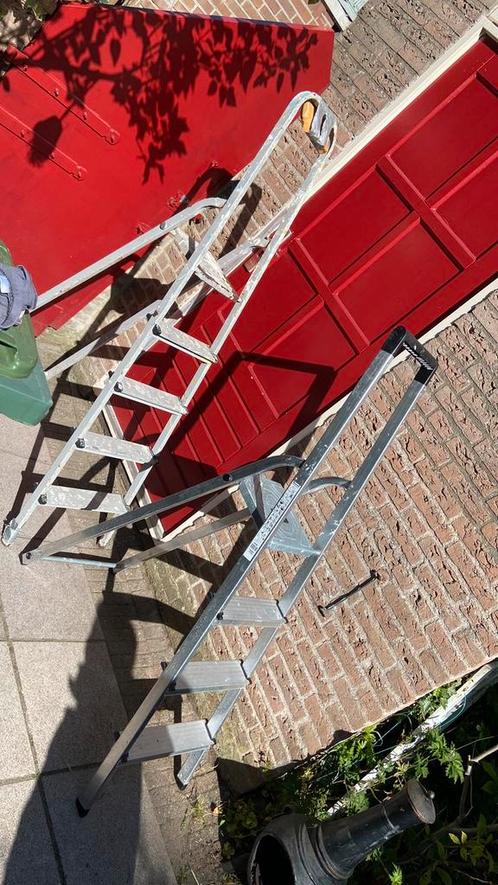 2x trap Hst en tomado trap aluminium 4 tredes en 5 tredes, Doe-het-zelf en Verbouw, Ladders en Trappen, Zo goed als nieuw, Trap