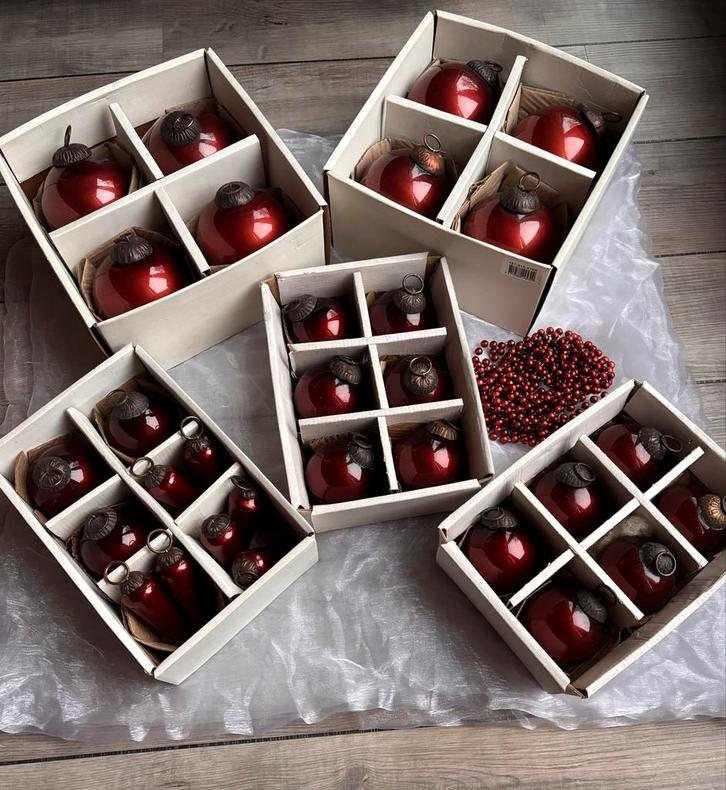 Bordeaux kerstballen, pegels en kralen, Diversen, Kerst, Gebruikt, Ophalen of Verzenden