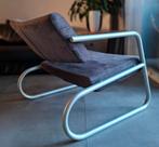 Moderne fauteuil met metalen frame en suède bekleding, Huis en Inrichting, Fauteuils, Gebruikt, 75 tot 100 cm, Ophalen of Verzenden