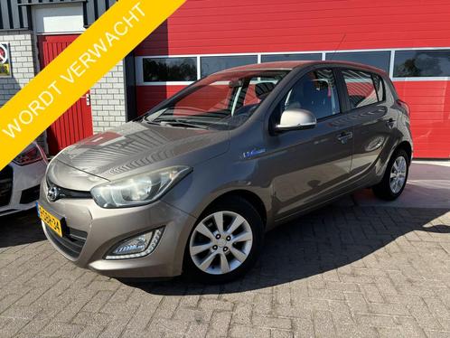 Hyundai i20 1.2i i-Deal NAVI / AIRCO / BLUETOOTH / ELEK RAME, Auto's, Hyundai, Bedrijf, Te koop, i20, ABS, Airbags, Airconditioning