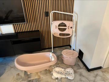 BebeJou badje + standaard + luieremmer + billendoekjeshouder beschikbaar voor biedingen