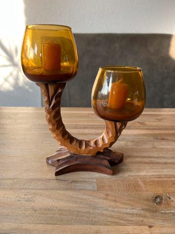Vintage dubbele amberkleurige kandelaar of kaarsenhouder beschikbaar voor biedingen