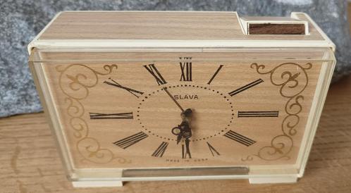 Vintage SLAVA Transistor alarm clock  USSR /CCCP, Antiek en Kunst, Antiek | Klokken, Ophalen of Verzenden