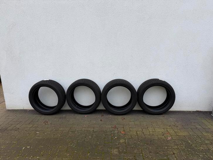 Vredestein Winterbanden 245/45 R20, Auto diversen, Wieldoppen, Gebruikt, Ophalen of Verzenden