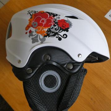 Skihelm Maat L beschikbaar voor biedingen