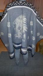 Warme poncho, Ophalen of Verzenden, Zo goed als nieuw, Sjaal