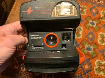 Oude Vintage Polaroid camera in tas beschikbaar voor biedingen