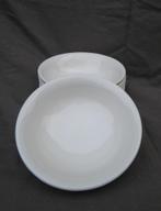 Wedgwood TRADITIONAL PLAIN  2 papschaaltjes in nieuwstaat, Huis en Inrichting, Keuken | Servies, Ophalen of Verzenden, Wedgwood