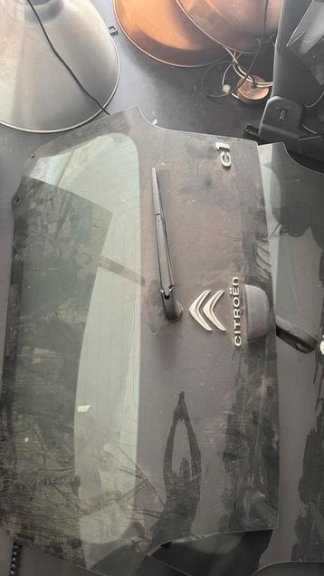 Citroen C1 Achterruit - Compleet met ruitenwisser beschikbaar voor biedingen