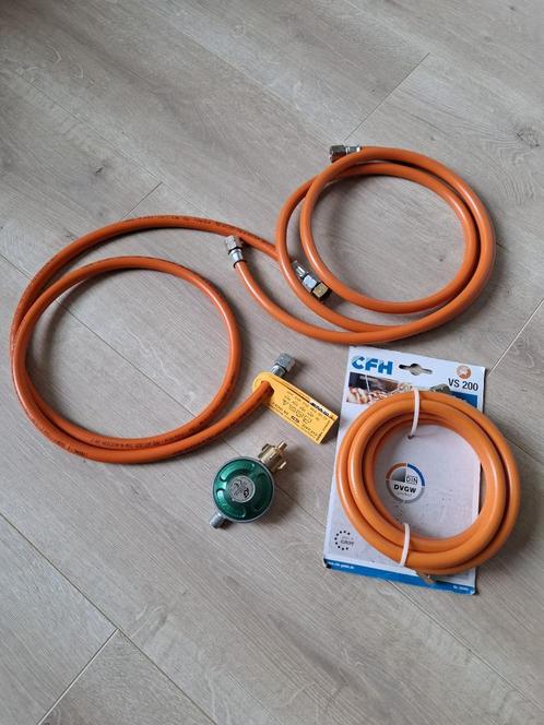 Complete set: 5,5m gasleiding , gasdrukregelaar, koppelstuk, Doe-het-zelf en Verbouw, Buizen en Afvoer, Nieuw, Overige typen, Overige materialen
