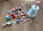 Houten speelgoed theeservies en gebak / high tea, Kinderen en Baby's, Speelgoed | Houten speelgoed, Ophalen of Verzenden, Zo goed als nieuw