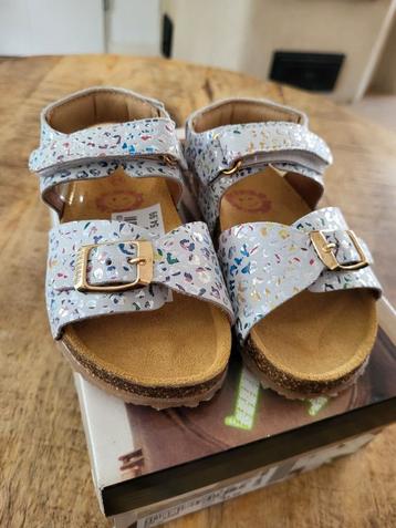 Nieuwe sandalen meisje maat 25 beschikbaar voor biedingen