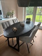 Ovale visgraat zwarte eettafel met draaistoelen, Ophalen, 100 tot 150 cm, Eikenhout, Zo goed als nieuw