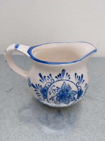 Leuk klein kannetje in stijl van Delfts blauw beschikbaar voor biedingen