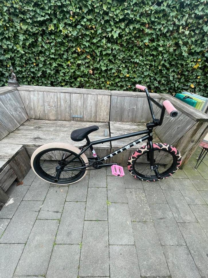 Bmx, Fietsen en Brommers, Fietsen | Crossfietsen en BMX, Zo goed als nieuw, Stuur 360° draaibaar, Ophalen
