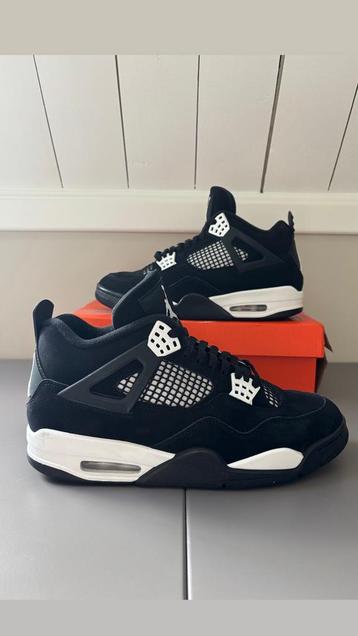 Jordan 4 White Thunder beschikbaar voor biedingen