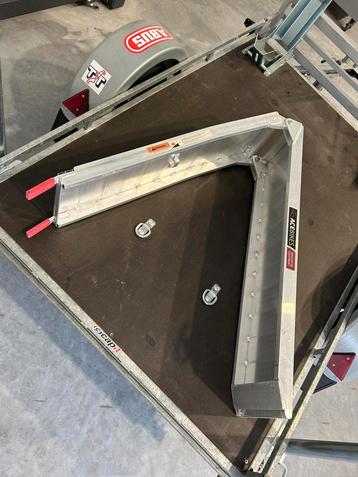 Zgan : Motortrailer te huur beschikbaar voor biedingen