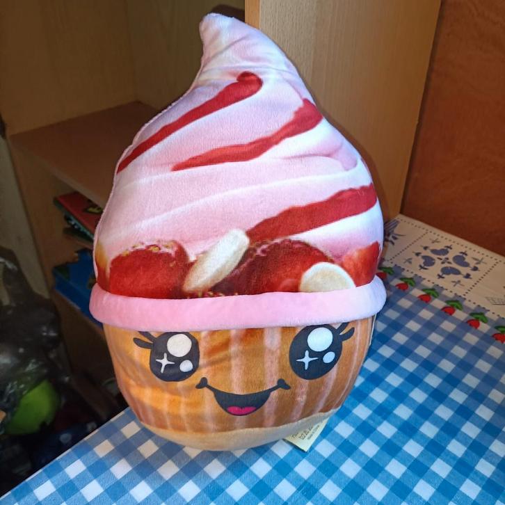 Ijsje knuffel jummy by dino Dinotoys 29 cm groot, Kinderen en Baby's, Speelgoed | Knuffels en Pluche, Ophalen of Verzenden