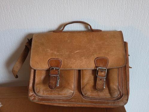 Vintage leren schooltas of boekentas, Sieraden, Tassen en Uiterlijk, Tassen | Schooltassen, Gebruikt, Aktetas of Boekentas, 30 tot 40 cm