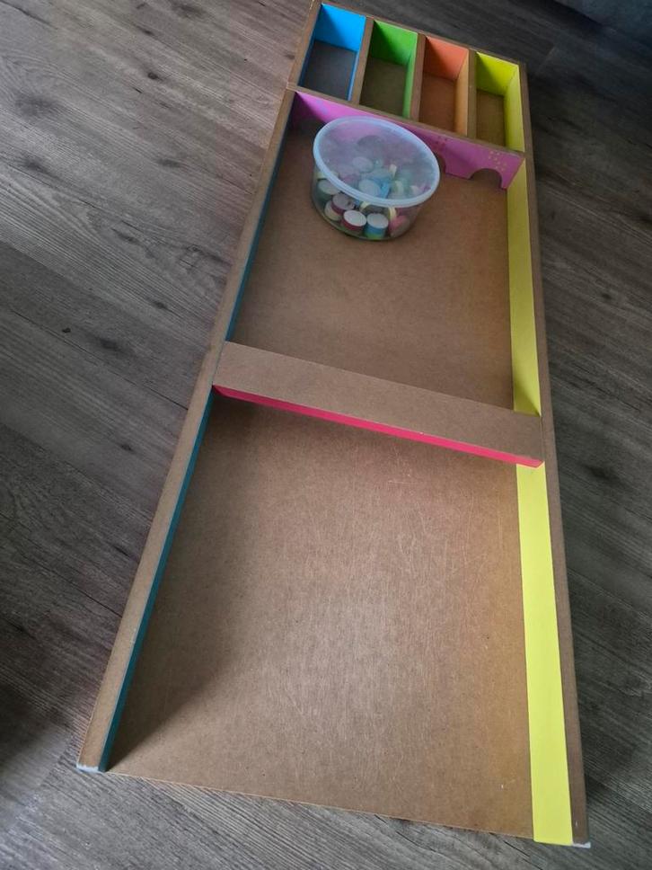 Sjoelbak Kinderformaat - Vrolijke Kleuren!, Hobby en Vrije tijd, Gezelschapsspellen | Bordspellen, Gebruikt, Een of twee spelers